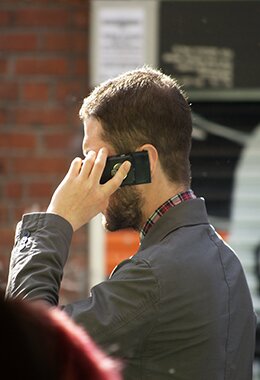 Man_speaking_on_mobile_phone1